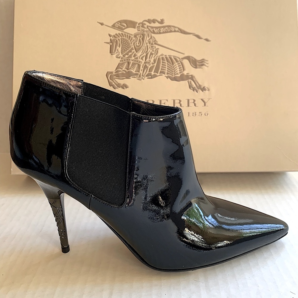 New Burberry Black Patent Leather Women size 39 US 8.5 - Picture 3 of 8